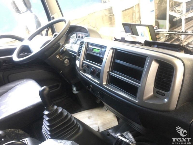 Innenraum des Hino FC9JNTC 6.5 Tonnen Kühlkoffer LKW