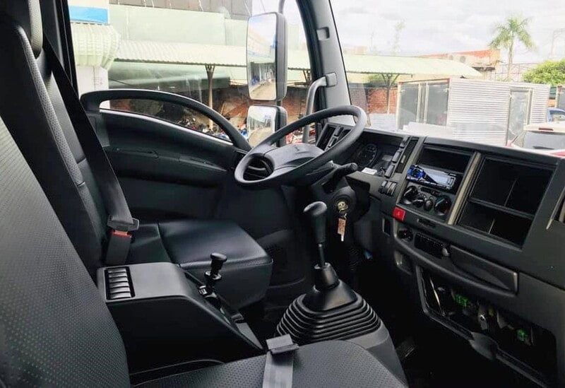 Nội thất xe tải isuzu fvr 900 8 tấn