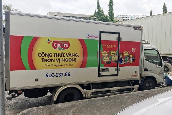 quy định dán quảng cáo trên xe tải