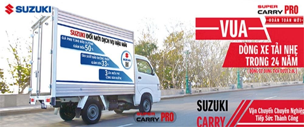 Wnętrze kabiny kierowcy samochodu dostawczego Suzuki Carry Pro 750kg