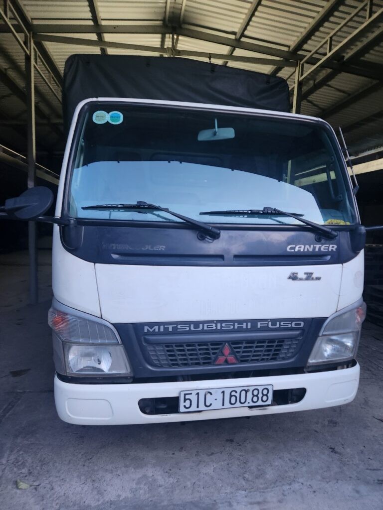 Xe tải Mitsubishi Fuso tự lái