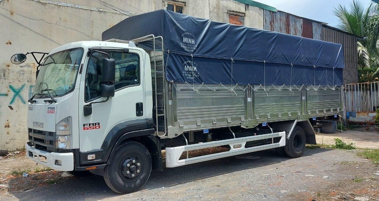 Xe tải Isuzu FRR 650 thùng mui bạt