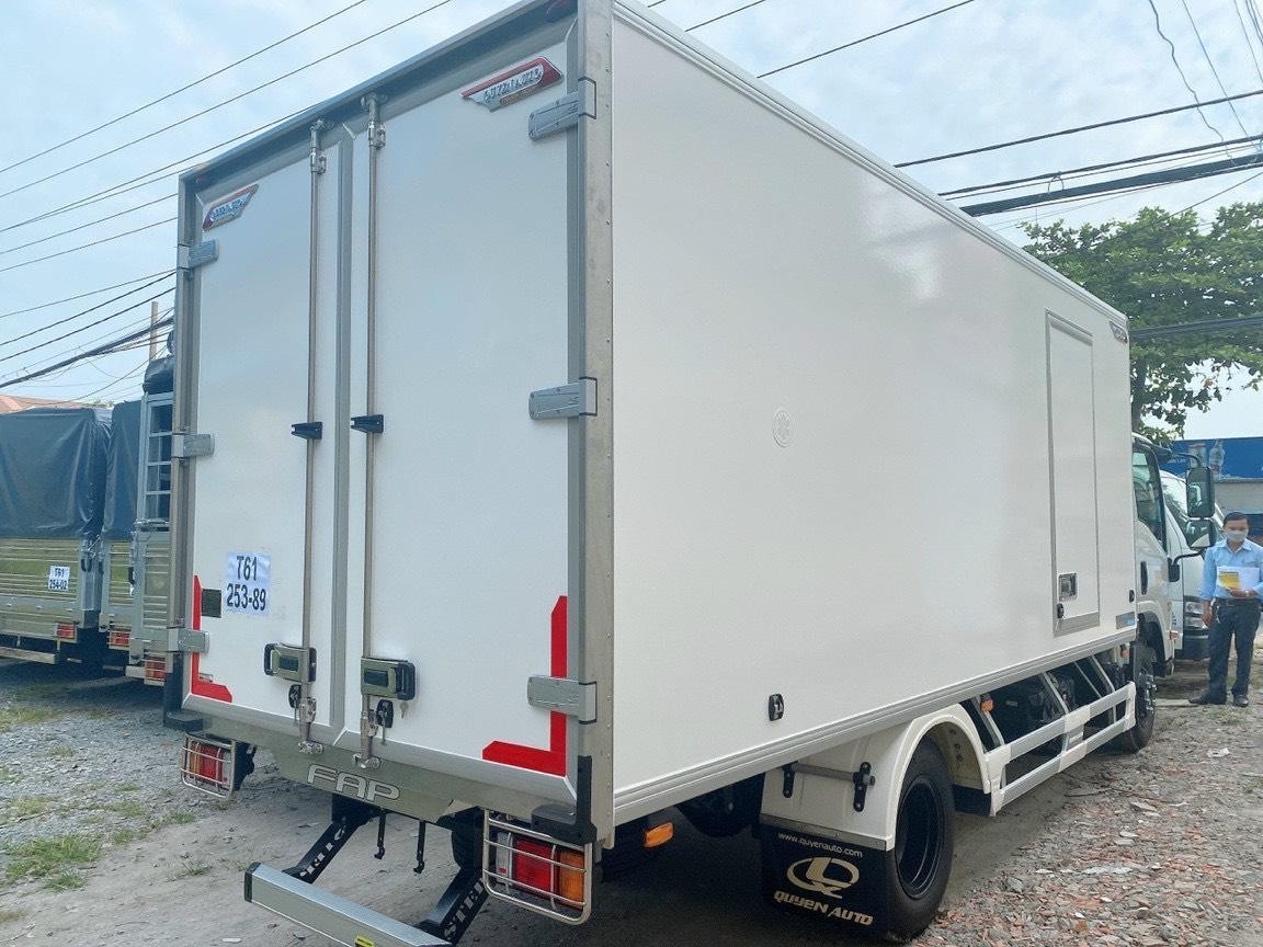 Xe tải Isuzu thùng bảo ôn