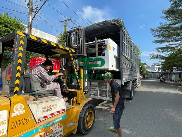 xe tải chở hàng thuận an