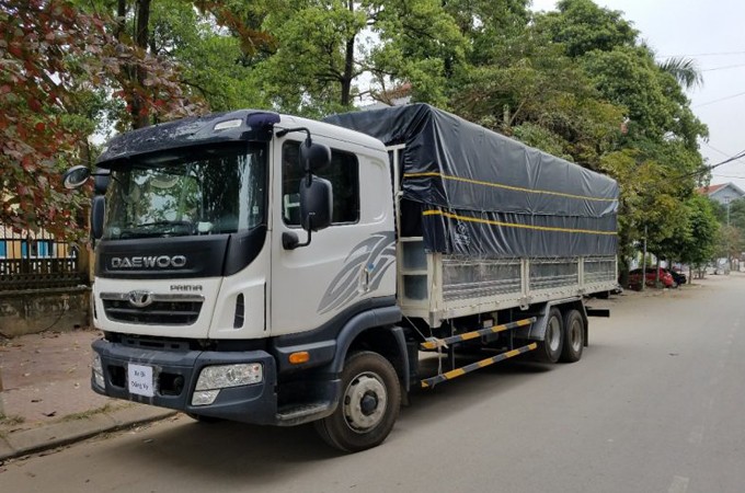 Interior view of the Daewoo 3-axle truck cabin
