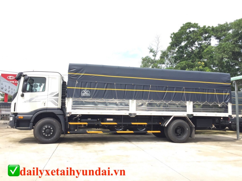 Daewoo 9 ton vrachtwagen met 7m6 laadbak