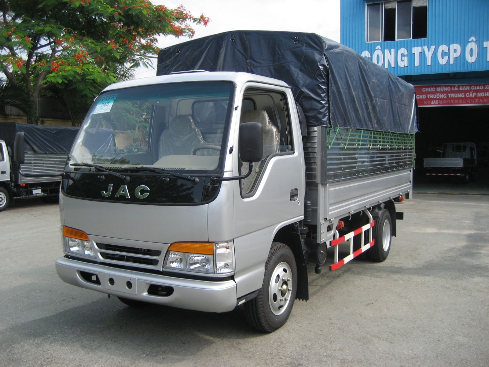 Xe Tải Jac 1.49 Tấn: Đánh Giá Chi Tiết Về Nội – Ngoại Thất Và Khả Năng Vận Hành