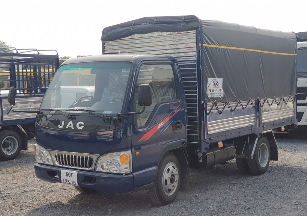 xe jac 2.5 tấn thùng mui bạt