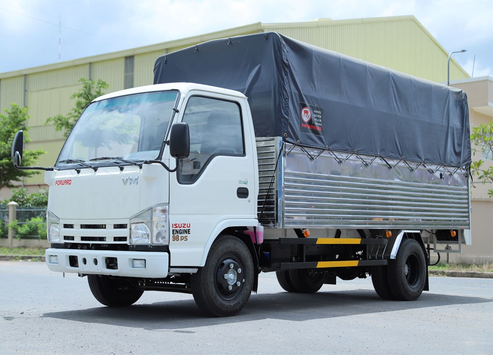 VM NK470 de 1.4 toneladas com a caixa aberta mostrando o interior