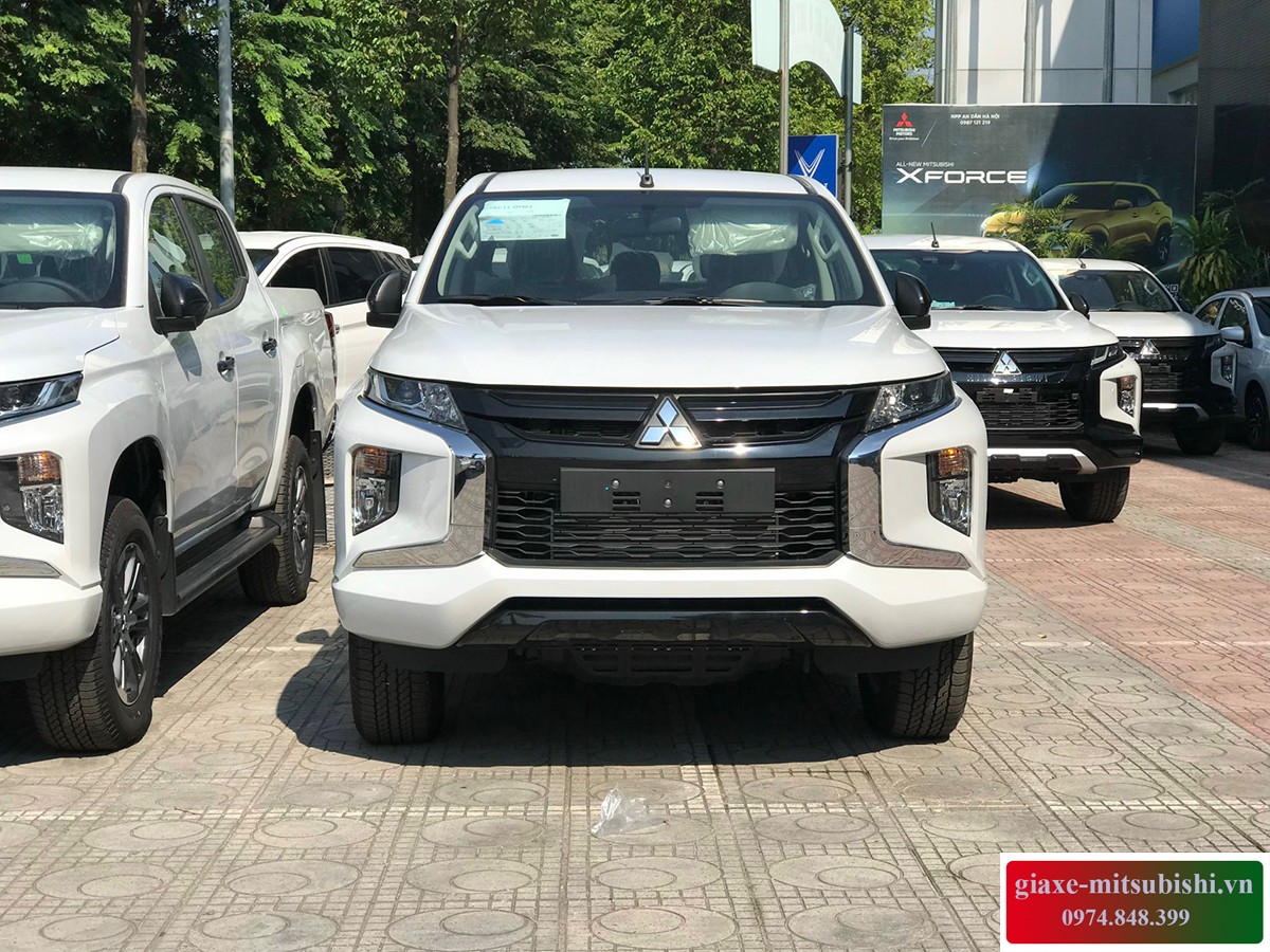 Nội thất xe bán tải Mitsubishi Triton 4x4 MT