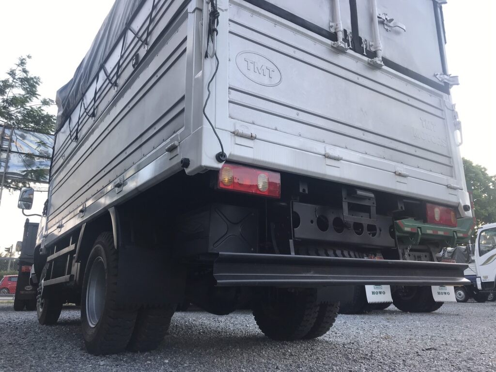 Rétroviseur du camion TMT 2016