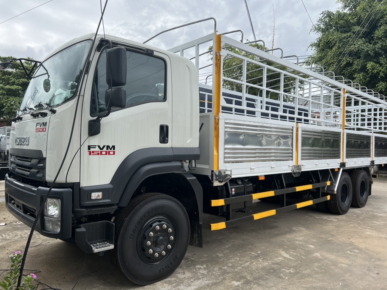 ISUZU-3-CHAN-FVM1500