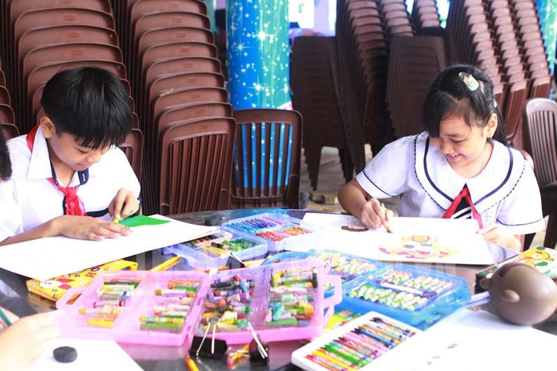 Bức tranh thể hiện quyền được vui chơi và giải trí của trẻ em