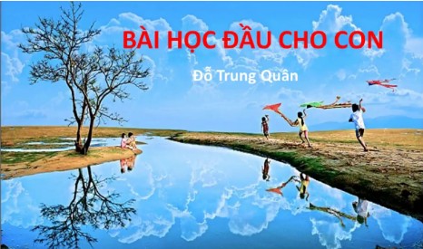 Cậu bé thích thú khi tìm hiểu về quê hương qua sách ảnh