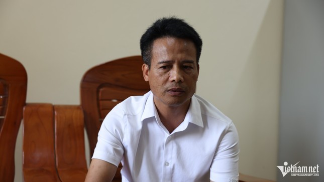 Ông Đặng Thái Sơn, Hiệu trưởng Trường THCS Hiền Quan chia sẻ về sự mất mát lớn lao, ảnh lớp 8B là nỗi đau khôn nguôi