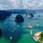 Vịnh Hạ Long - Di sản thiên nhiên thế giới, một trong những điểm du lịch hấp dẫn của Việt Nam