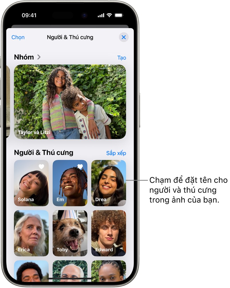 Bộ sưu tập Người &amp; Thú cưng trong ứng dụng ảnh. Các nhóm xuất hiện ở trên cùng còn người và thú cưng được liệt kê bên dưới.