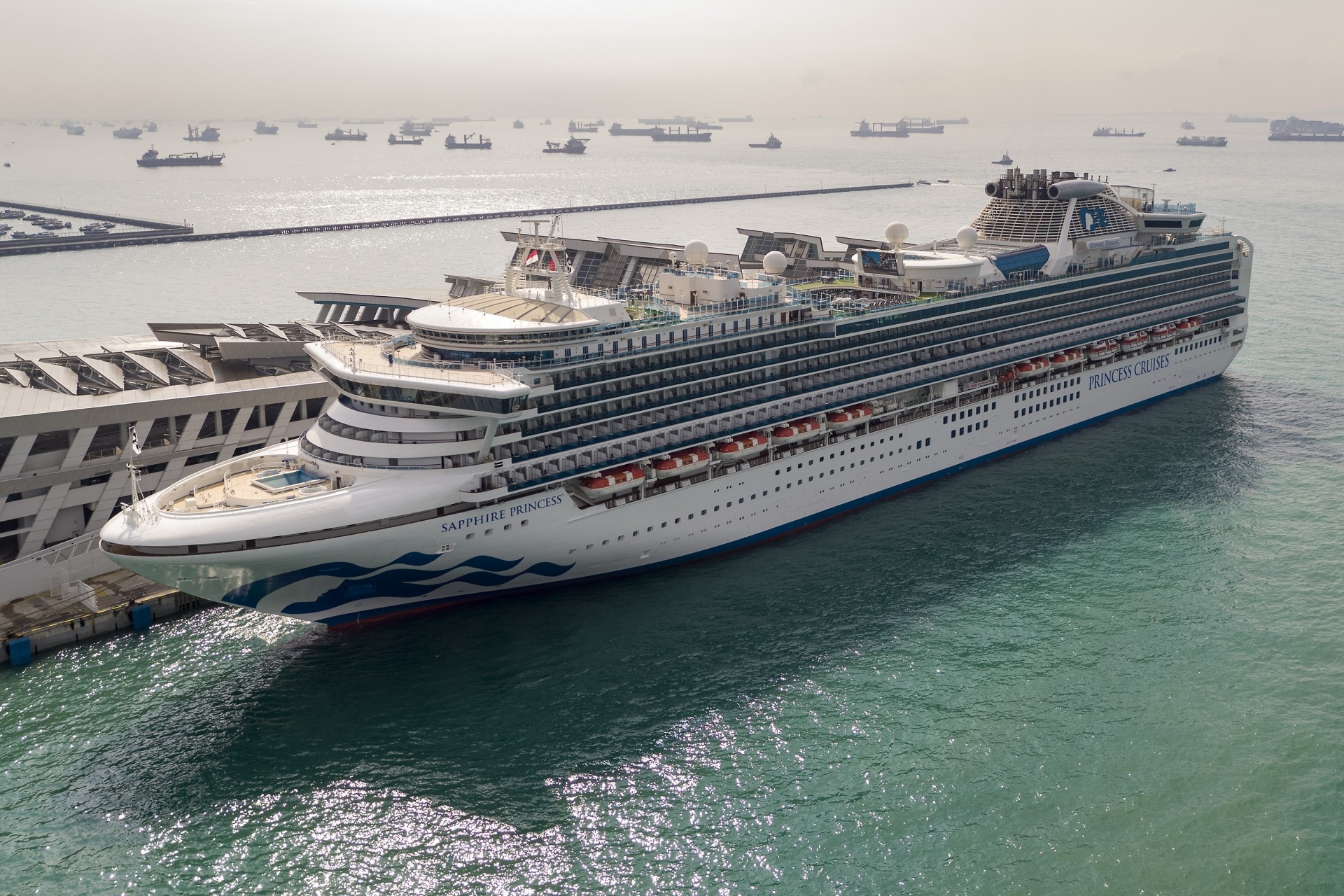 Cảng Chân Mây, Thừa Thiên Huế, điểm đến du lịch cruise hàng đầu Việt Nam, thu hút đông đảo du khách quốc tế