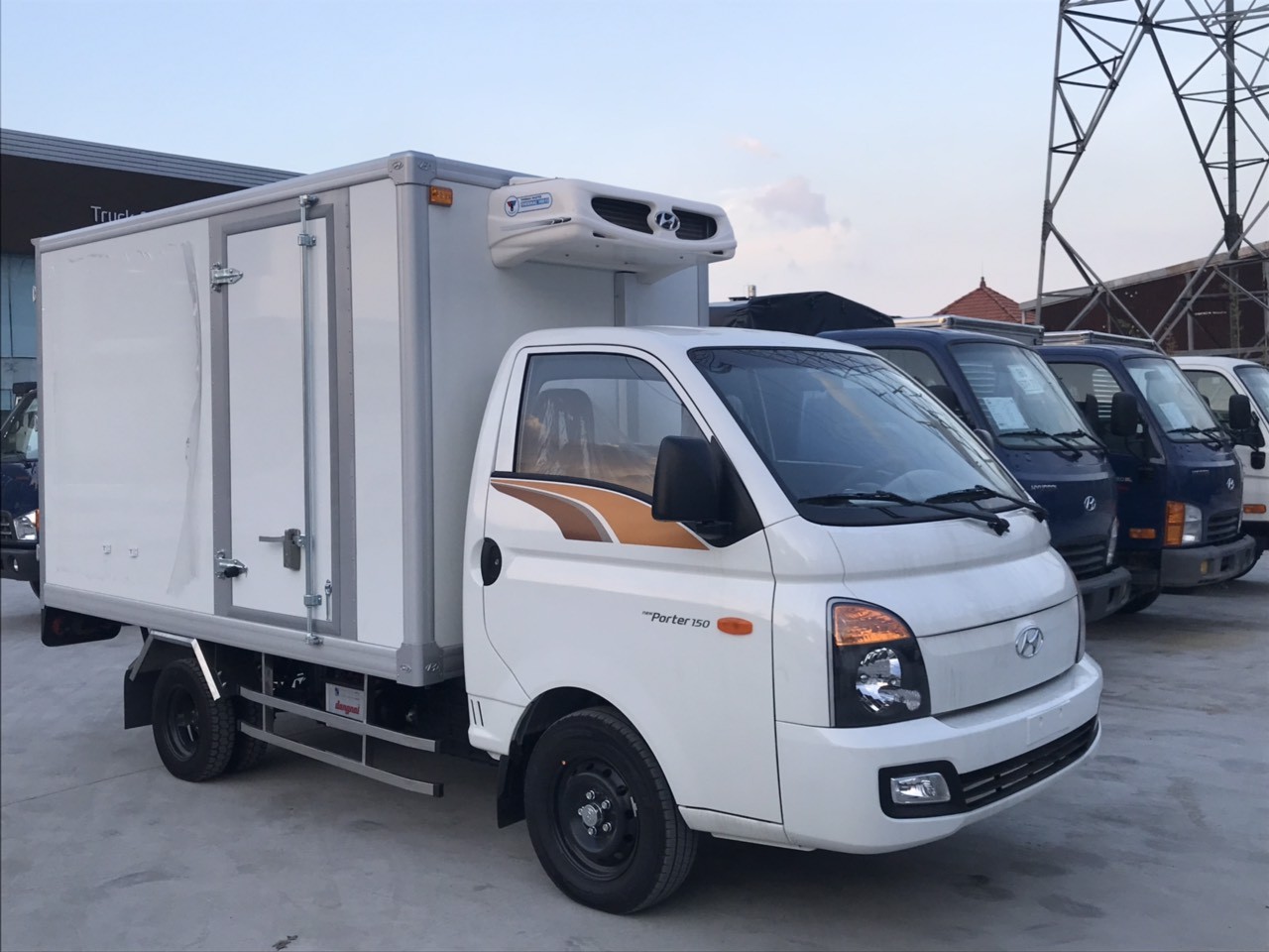 Hyundai Porter H150 thùng đông lạnh tiêu chuẩn nhà máy