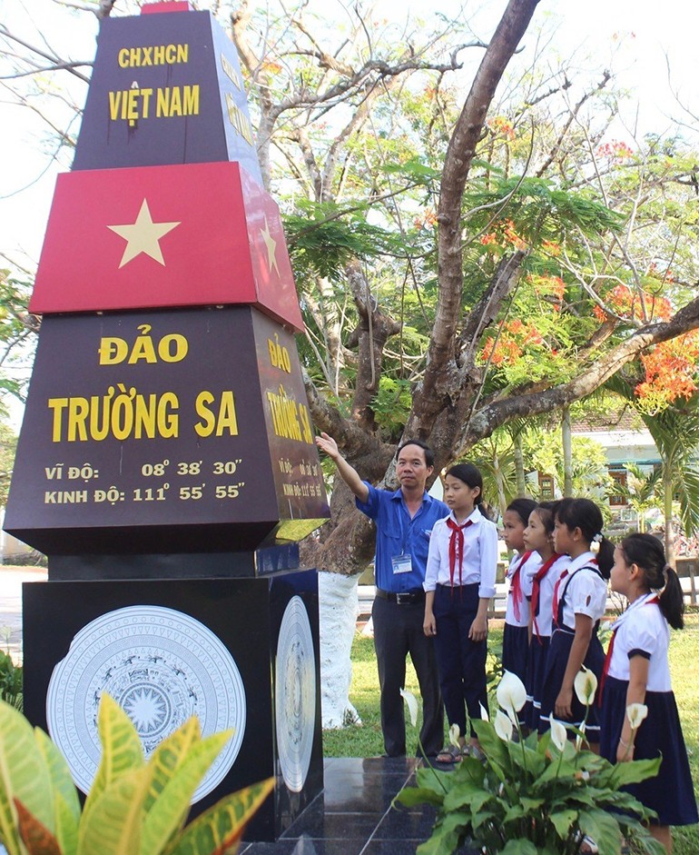 Ảnh minh họa các em thiếu nhi thực hiện 5 điều Bác Hồ dạy