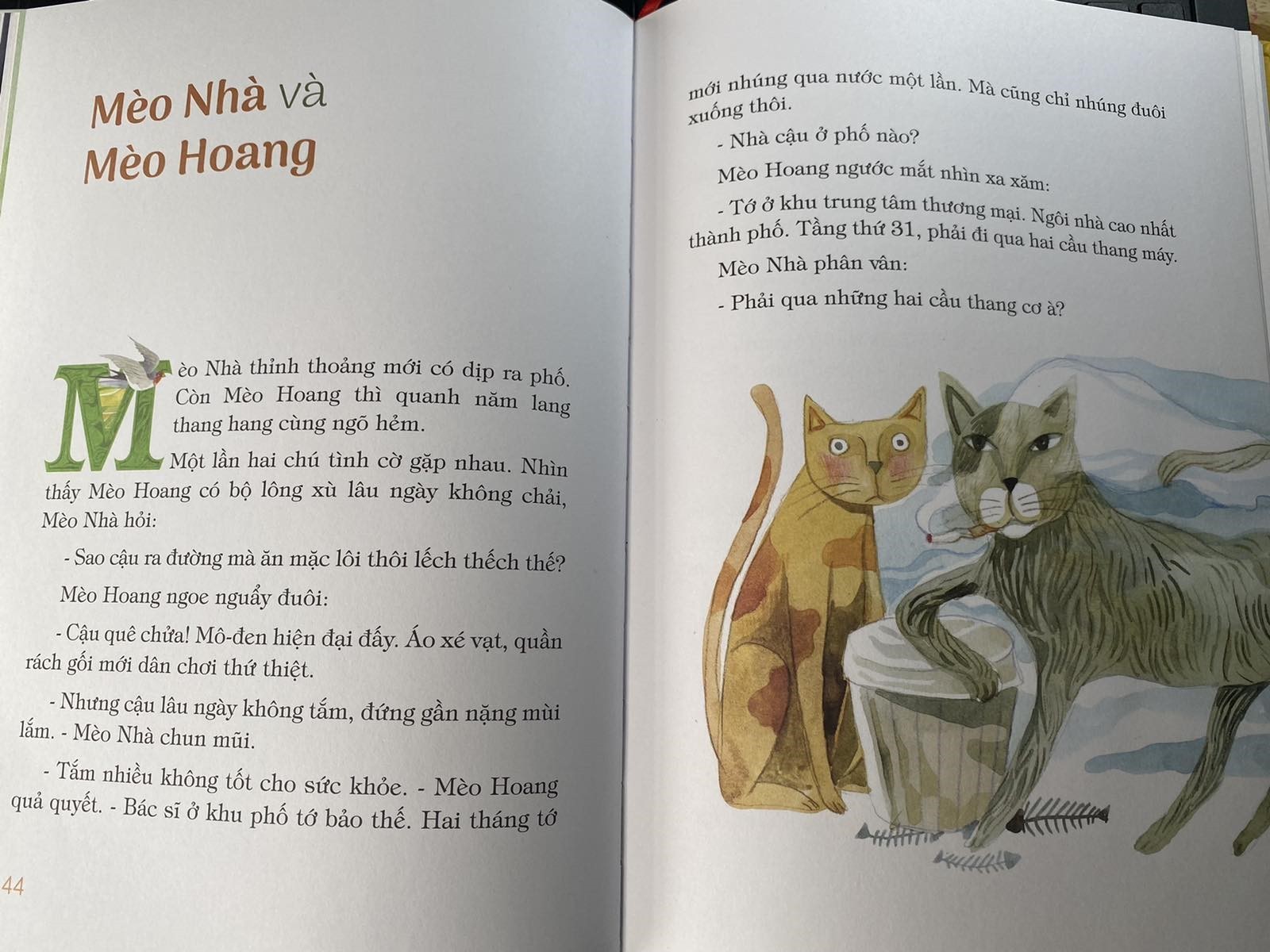 Xe tải chở hàng hóa trên đường