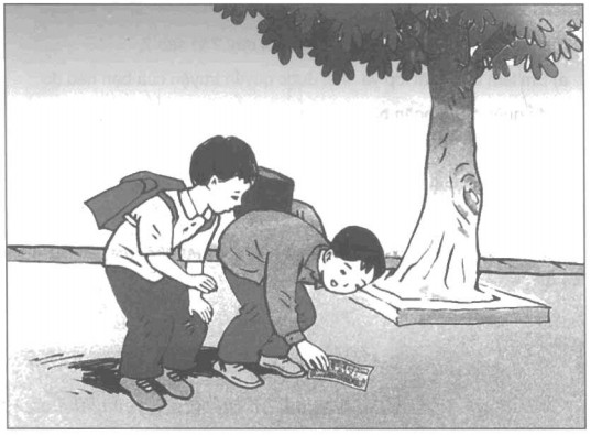 Em nhỏ trả lại của rơi