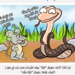 Người dân nghèo khó với chiếc áo tơi rách nát, thể hiện sự nghèo rớt mồng tơi