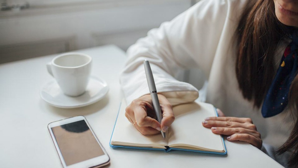 ví dụ về hoán dụ trong biện pháp tu từ