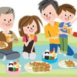 Gia Đình Quây Quần Bên Bữa Cơm Ấm Cúng