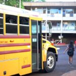Xe bus đưa đón học sinh