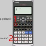 Nhấn phím phân số trên máy tính Casio