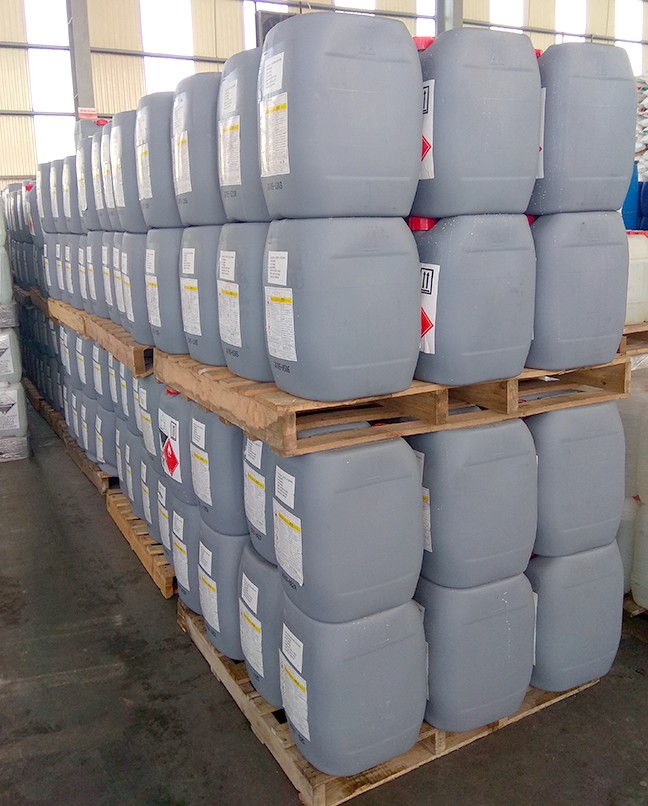 Ứng dụng của axit axetic trong ngành dệt nhuộm