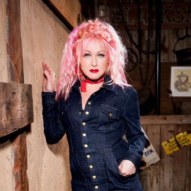 Cyndi Lauper tấm gương về sự tự tin