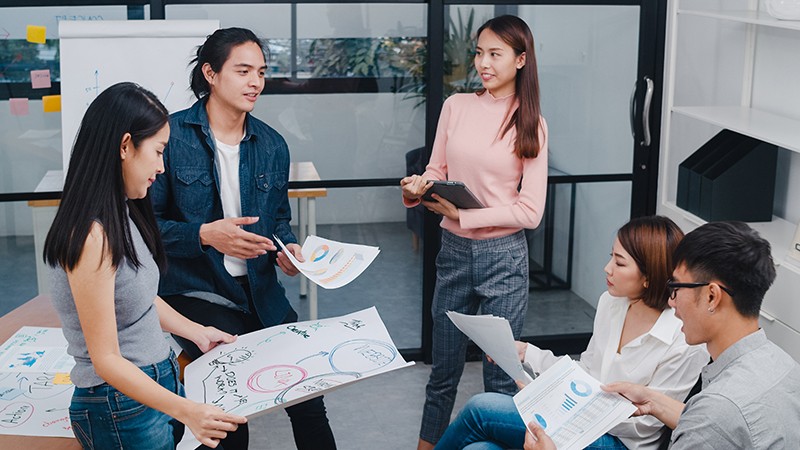 người giao tiếp trực tiếp