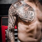 Hình xăm phượng hoàng vắt vai với thiết kế tinh xảo