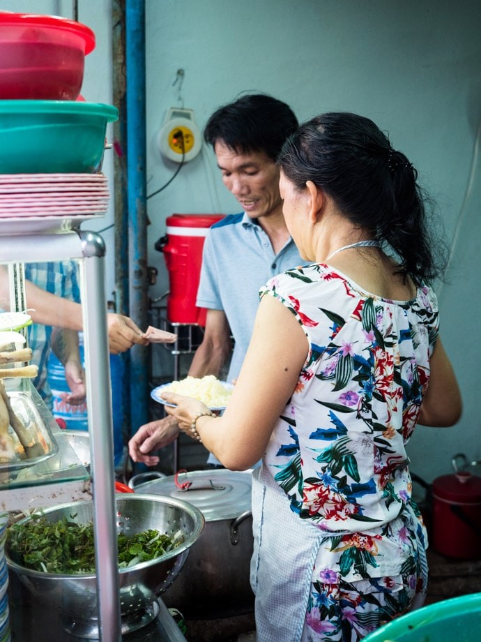 Hoi An Street Food Com Ga Ba Dung