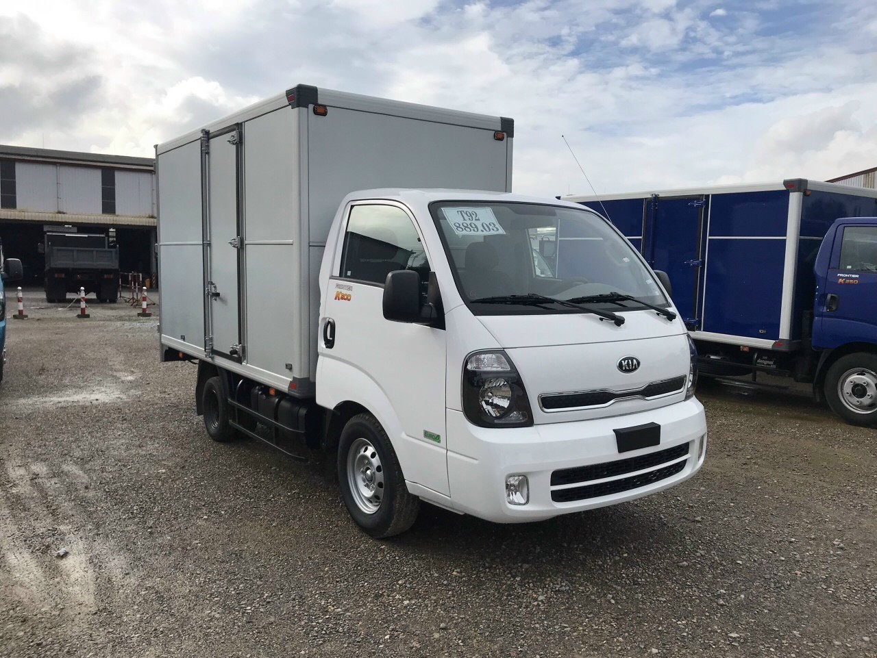 kia-1t4-k200s-thung-kin_5.jpg