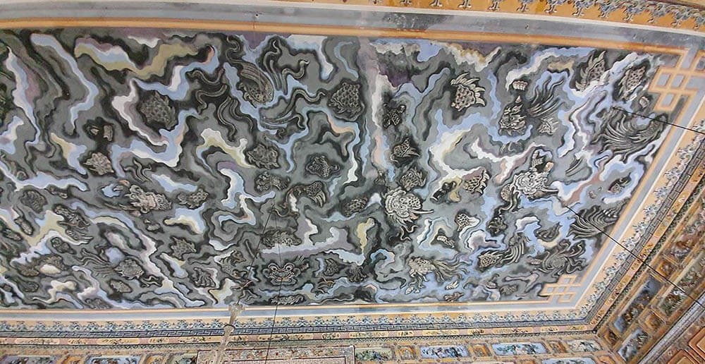 Cửu long ẩn vân