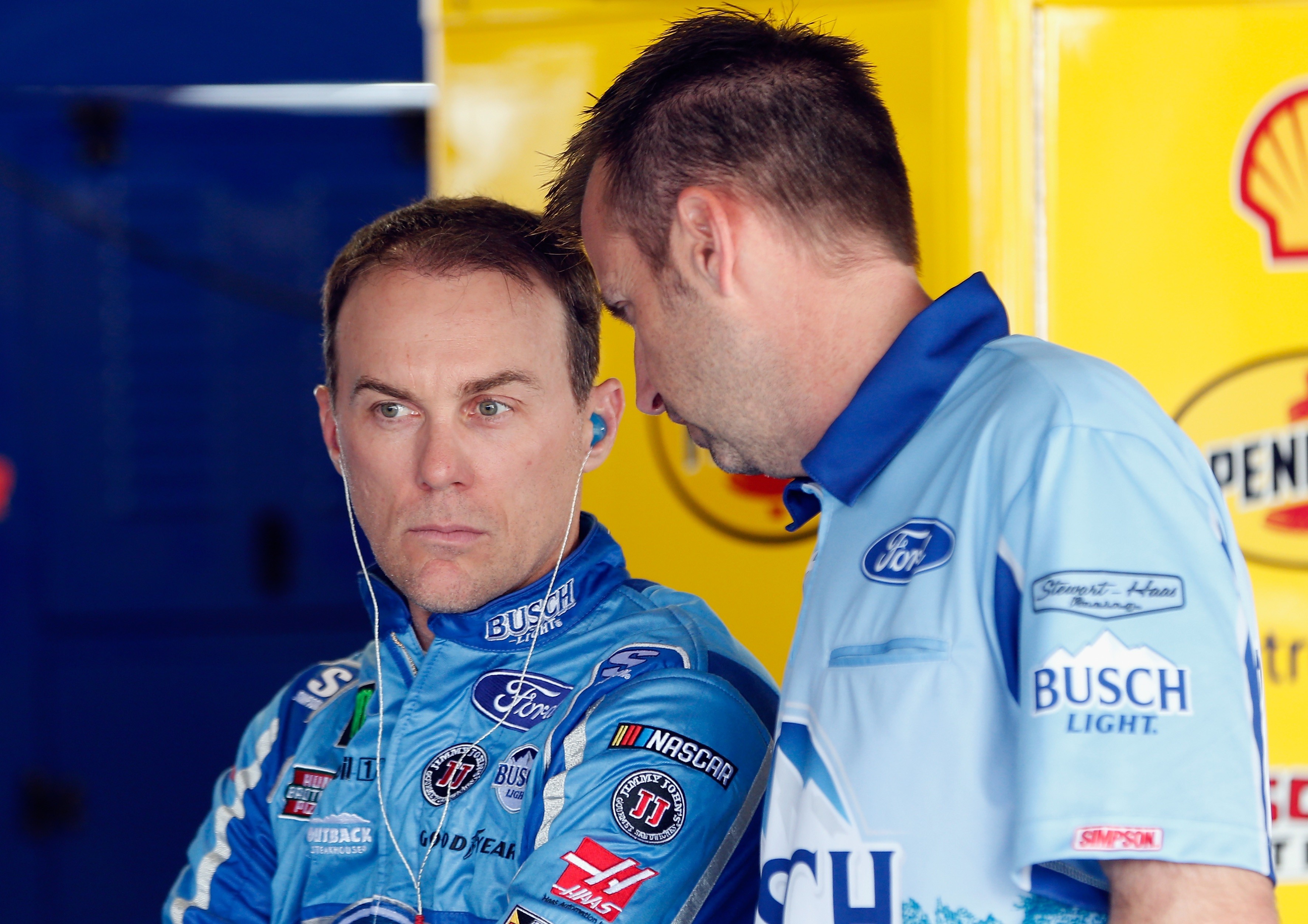 Rodney Childers và Kevin Harvick ăn mừng chiến thắng