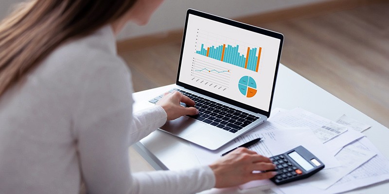 Lập ngay 1 bảng kế hoạch chi tiêu cá nhân trong tháng để cân đối nguồn thu chi