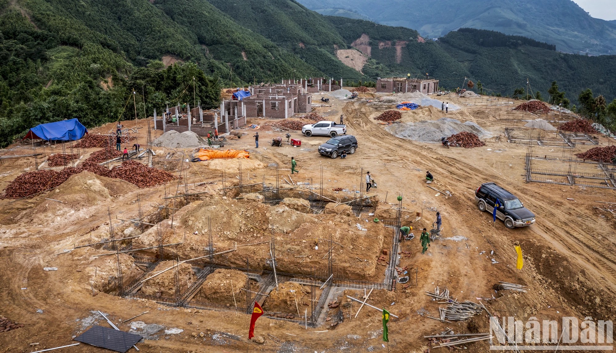 Nhá»¯ng ngÃ´i lÃ ng mang hÃ¬nh hÃ i ruá»™ng nÆ°Æ¡ng vÃ  giáº¥c mÆ¡ an cÆ° sau lÅ© dá»¯ trÃªn Ä‘á»‰nh trá»i TÃ¢y Báº¯c áº£nh 5