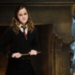 Hermione Granger, một trong những nhân vật chính của Harry Potter, nổi tiếng với trí thông minh và lòng dũng cảm.