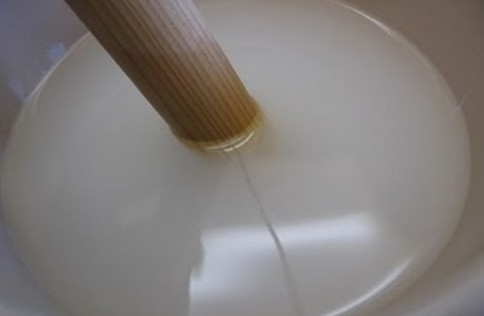 so-sanh-nuoc-voi-trong-voi-sua