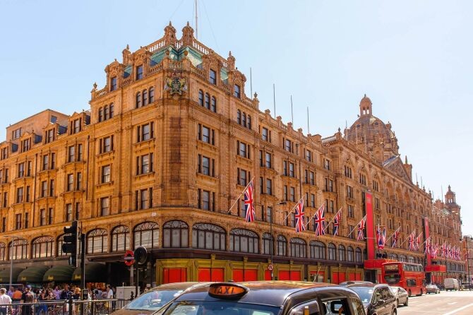 mặt tiền của trung tâm thương mại fortnum and mason