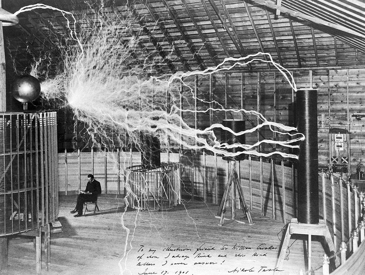 Thí nghiệm về máy phát phóng đại của Nikola Tesla.