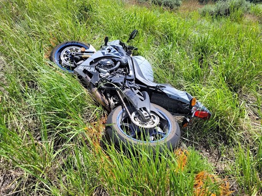 Cảnh sát giao thông điều tra vụ tai nạn