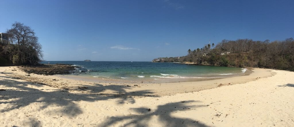 Bãi biển xanh biếc