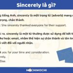 Người đàn ông đang viết thư tay với vẻ mặt chân thành và tập trung, thể hiện sự trang trọng và lịch sự trong giao tiếp