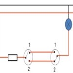 Sơ đồ mạch điện cầu thang hai công tắc ba cực điều khiển một đèn