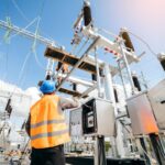 Dao động của các cation (nguyên tử hoặc ion mang điện tích dương) gây cản trở cho dòng chảy của các electron